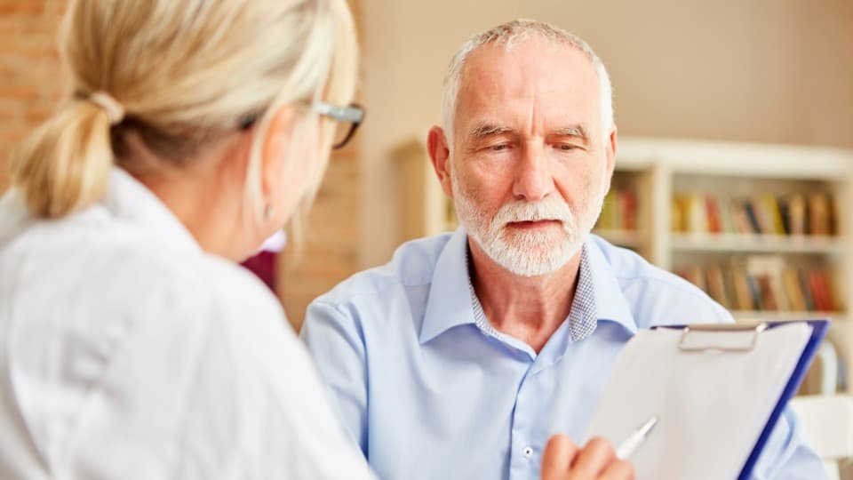 Medical consultation with a GP in Bulgaria – an essential step for registering with the public healthcare system.