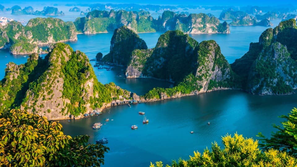 Emigrate to Vietnam: Halong Bay