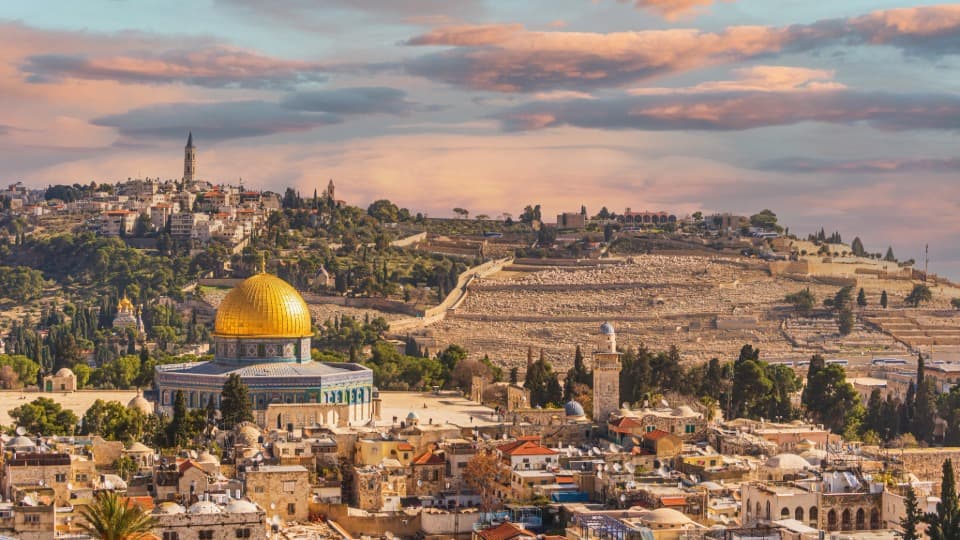 Moving to Israel: Language, Culture, and Daily Life