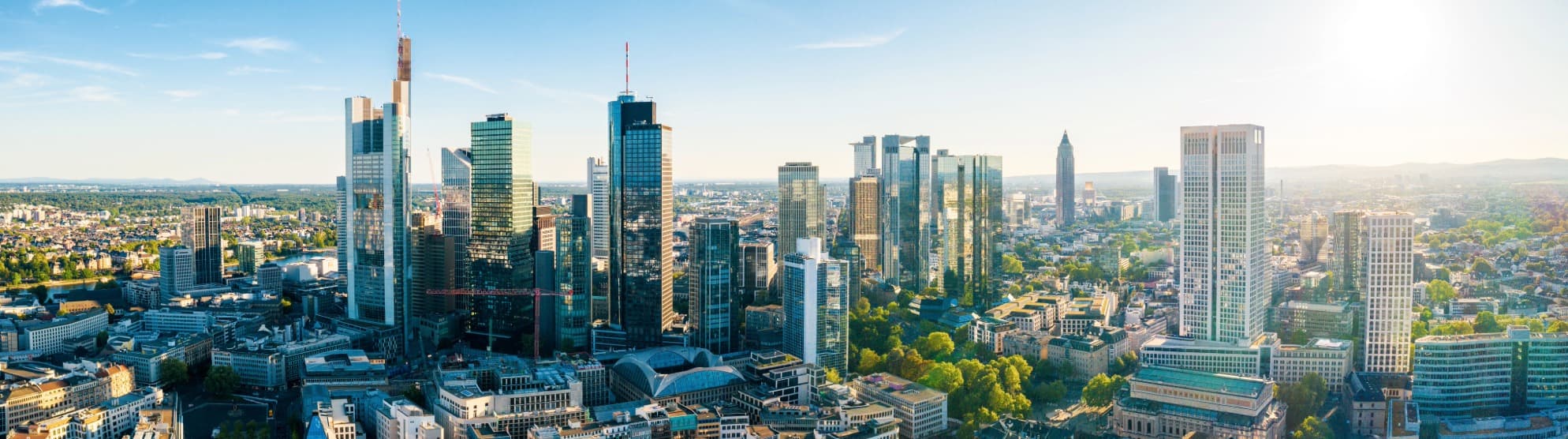 Panoramic view of Frankfurt am Main – symbolic image for your move from Berlin to Frankfurt.
